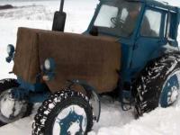 Утепленный на зиму трактор
